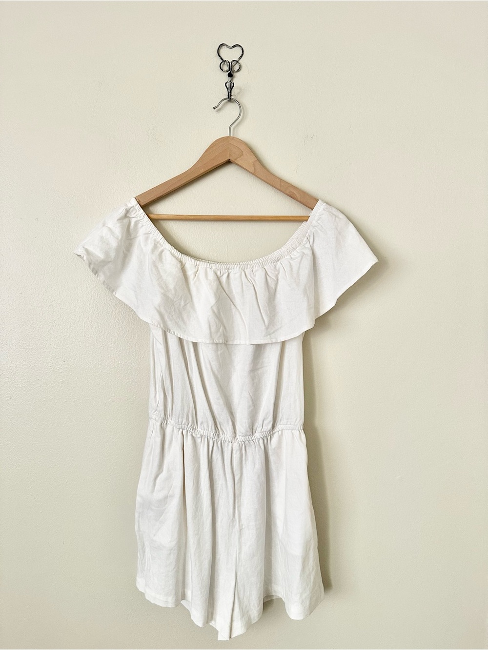 | ci sono • white off the shoulder ruffle romper • large |